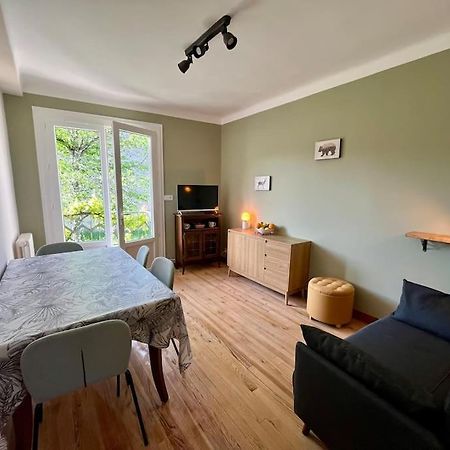 La Petite Ourse Maison De Village A Oust Eksteriør billede