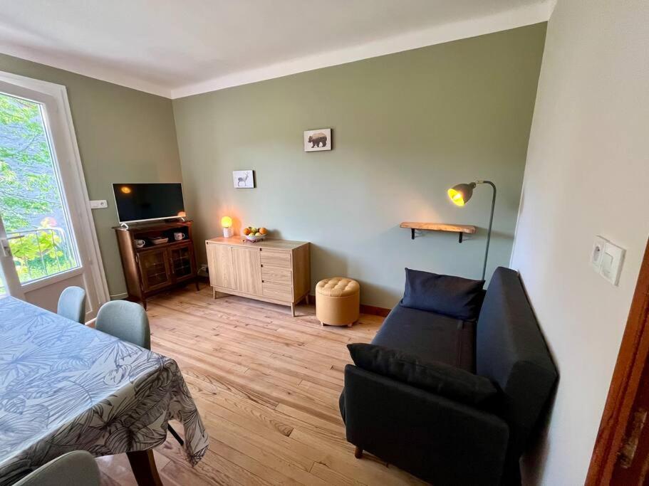 La Petite Ourse Maison De Village A Oust Eksteriør billede